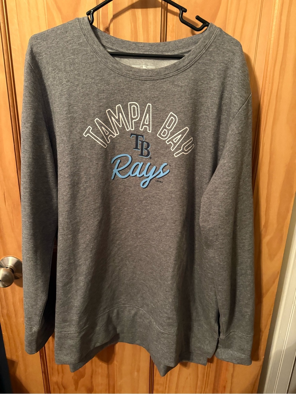 Like New, Women’s Size 2XL MLB Tampa Bay Rays Sweatshirt